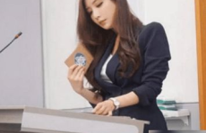 女教师 侵入,女教师侵入事件引发的反思与警示
