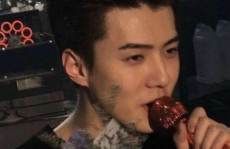 娱乐圈吃瓜抖音背景图,揭秘抖音吃瓜背后的精彩瞬间